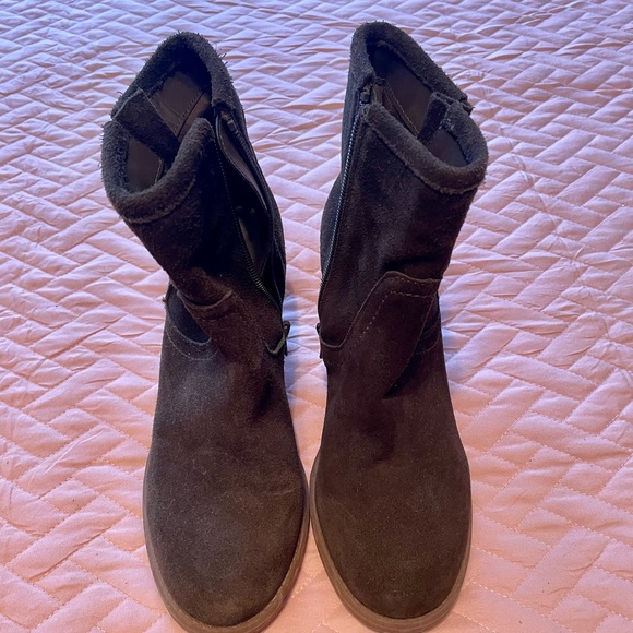 Carlos Santana Booties Dark Olive Green Wedge Heel Size 7.5 NWOT - Picture 4 of 10